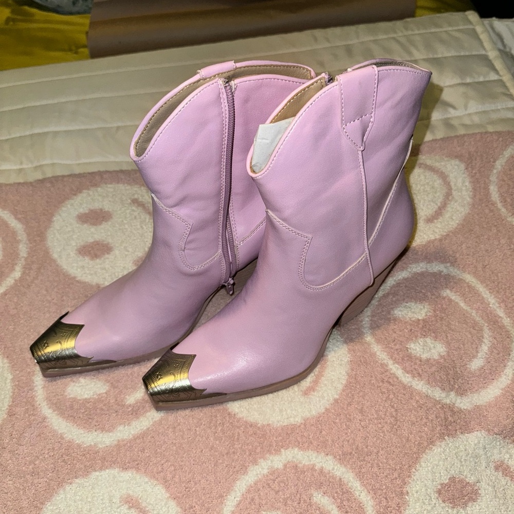 Lilac booties